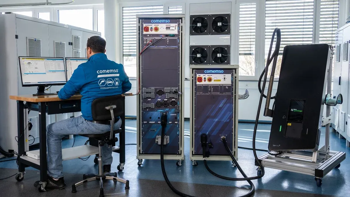 comemso engineer working with measurement and test equipment in Ostfildern