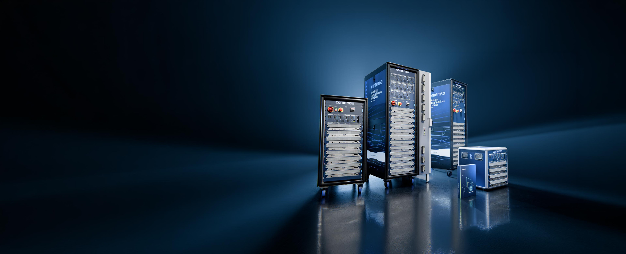 Produktfamilie des comemso Battery Cell Simulator von kompakten Tischsystemen bis zu großen Racks